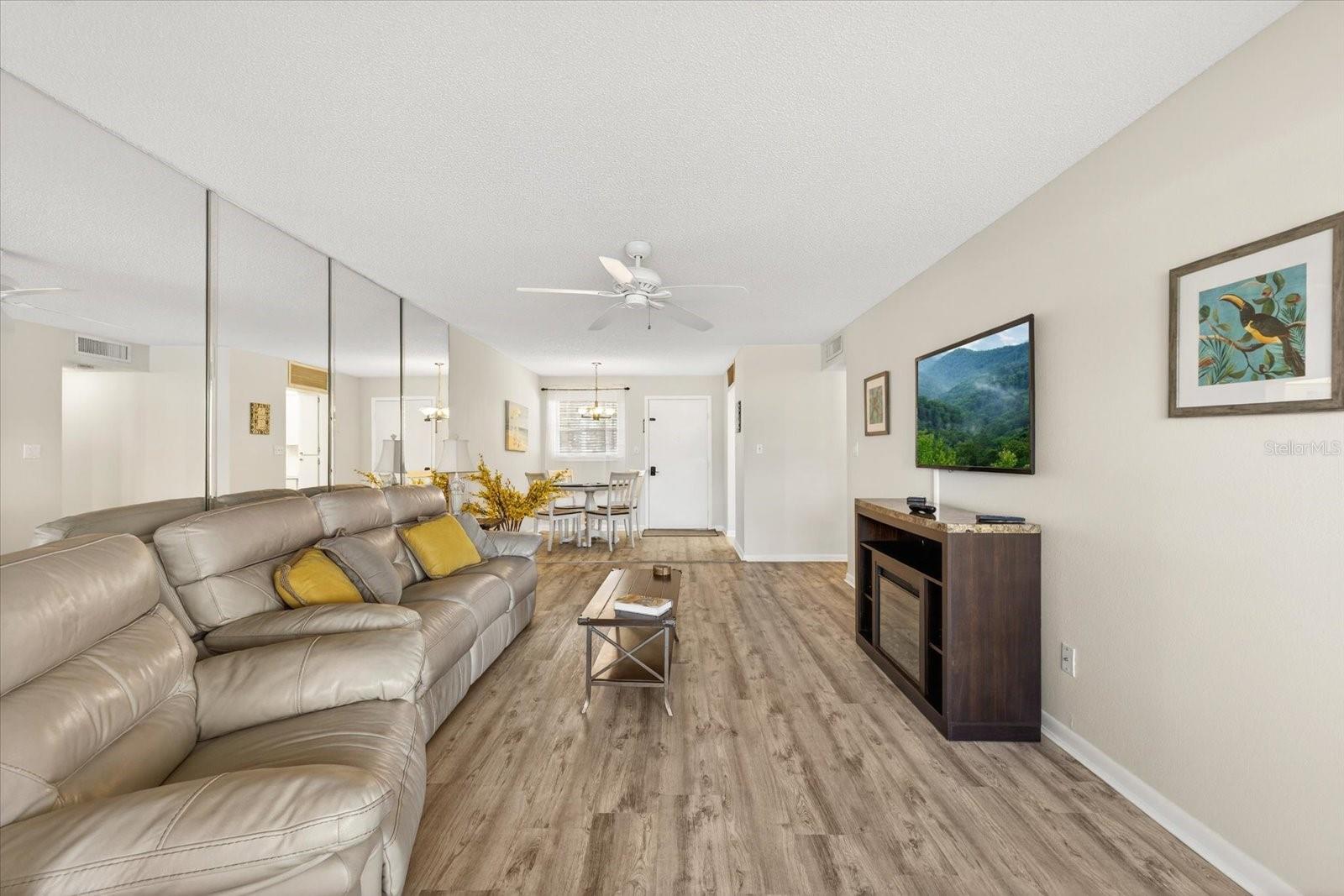 W7882873 Property Photo