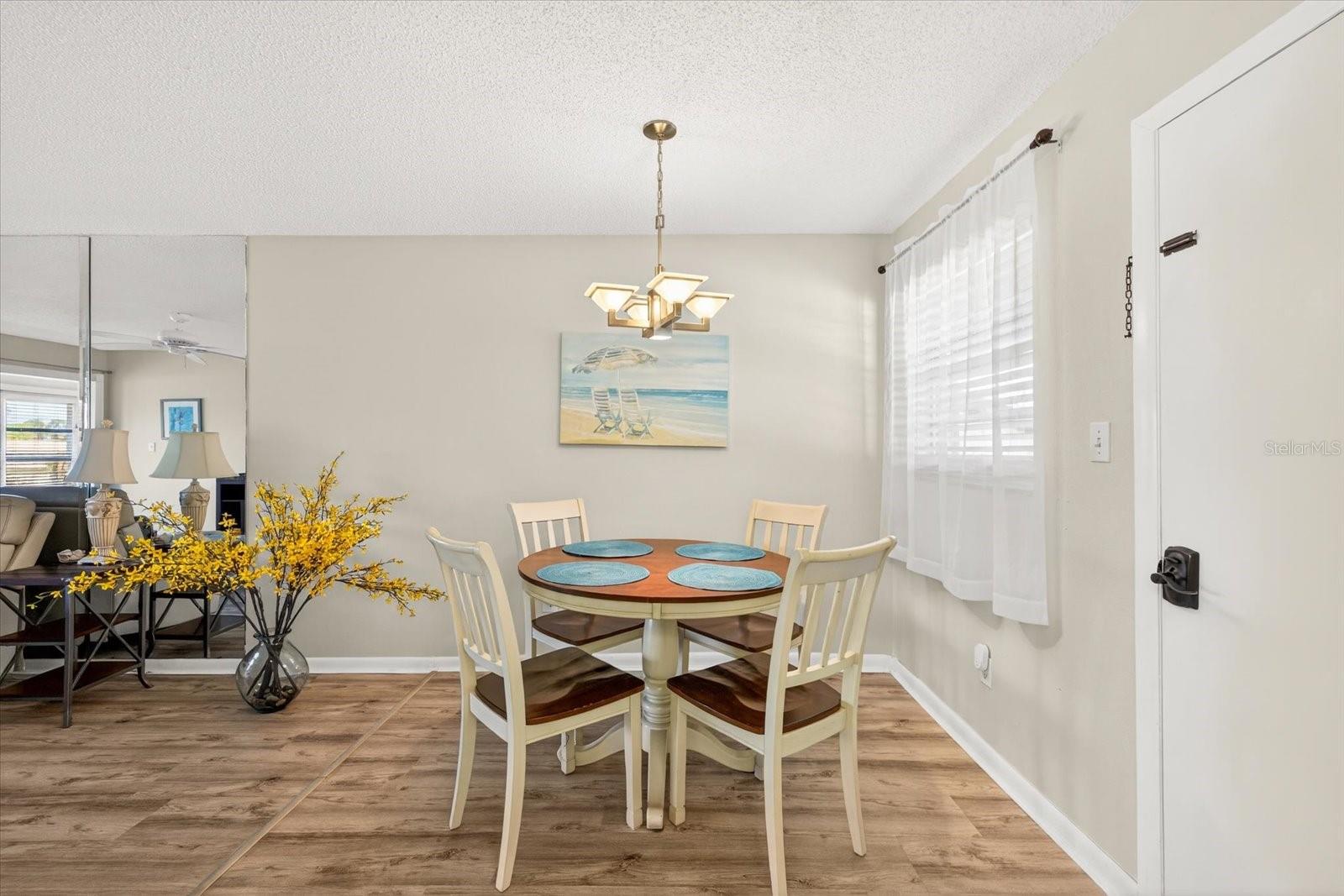 W7882873 Property Photo