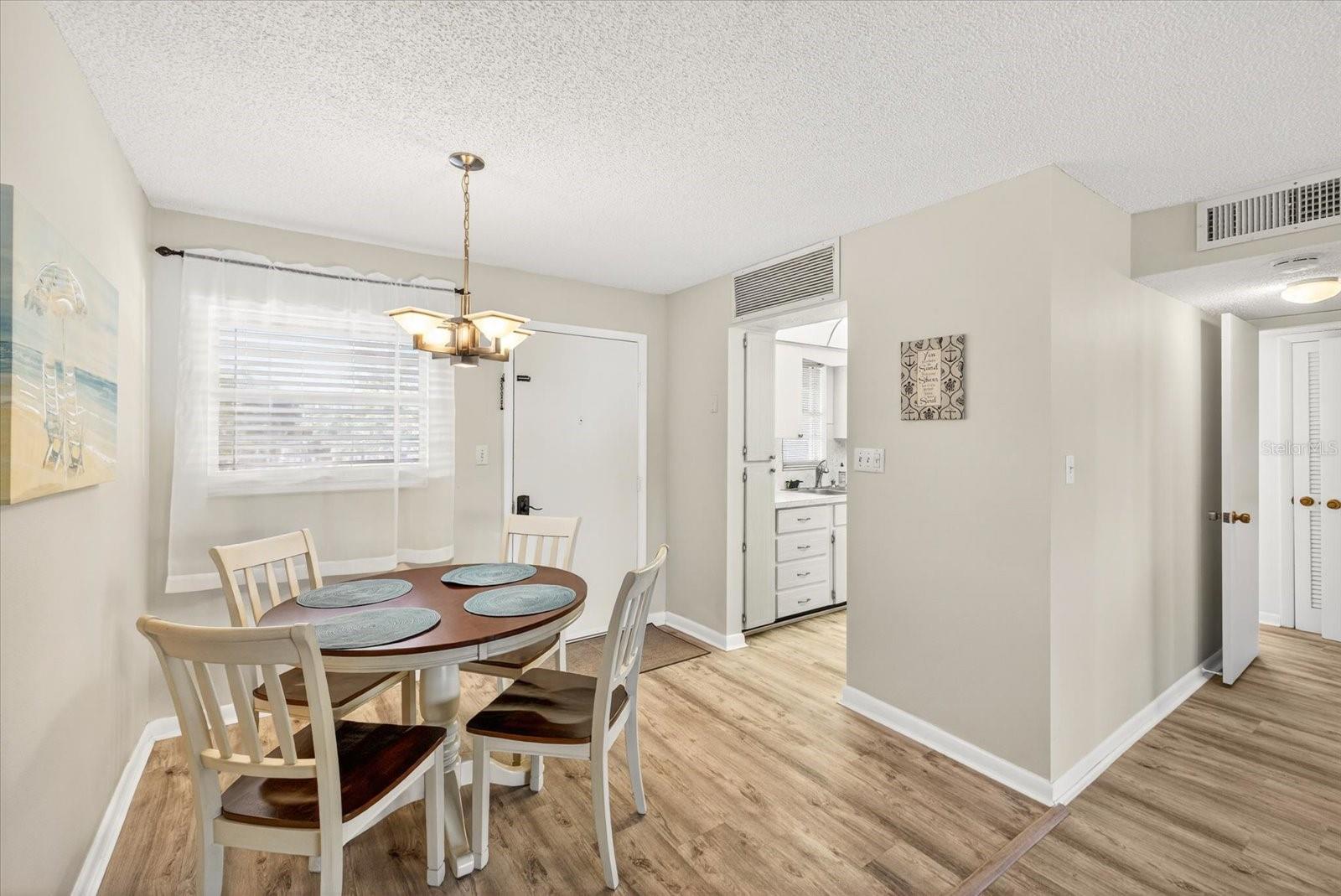 W7882873 Property Photo