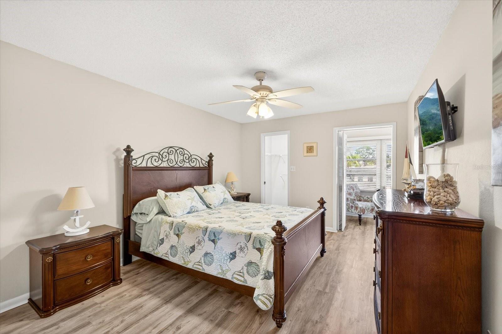 W7882873 Property Photo