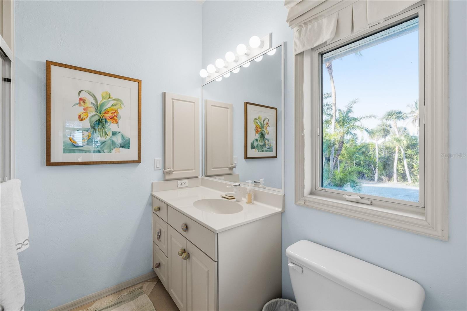 TB8474700 Property Photo