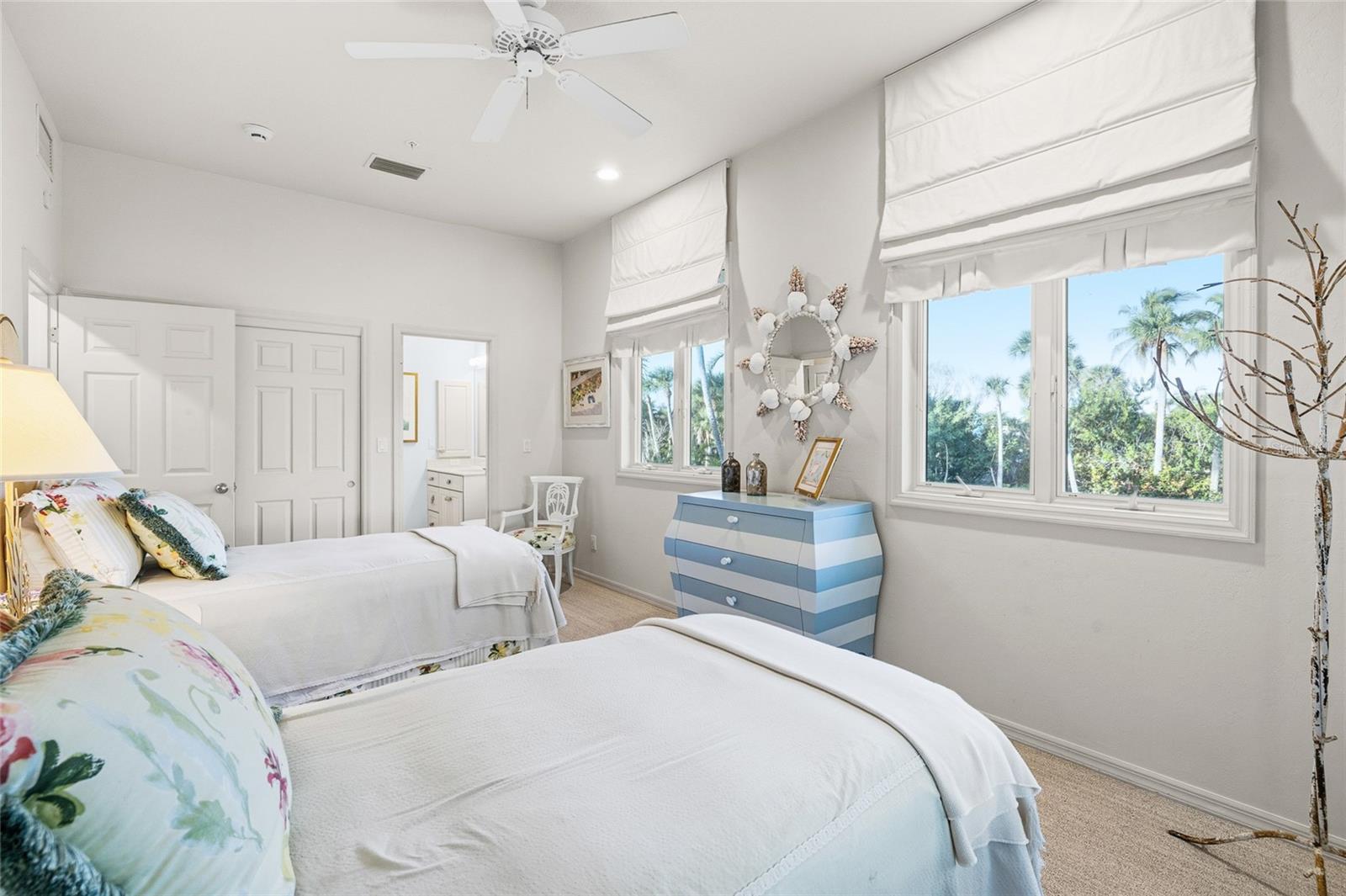 TB8474700 Property Photo