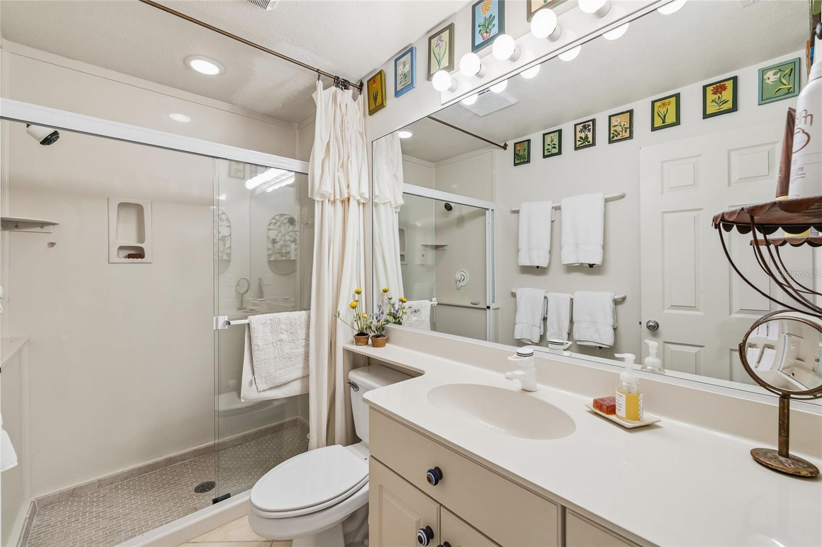 TB8474700 Property Photo