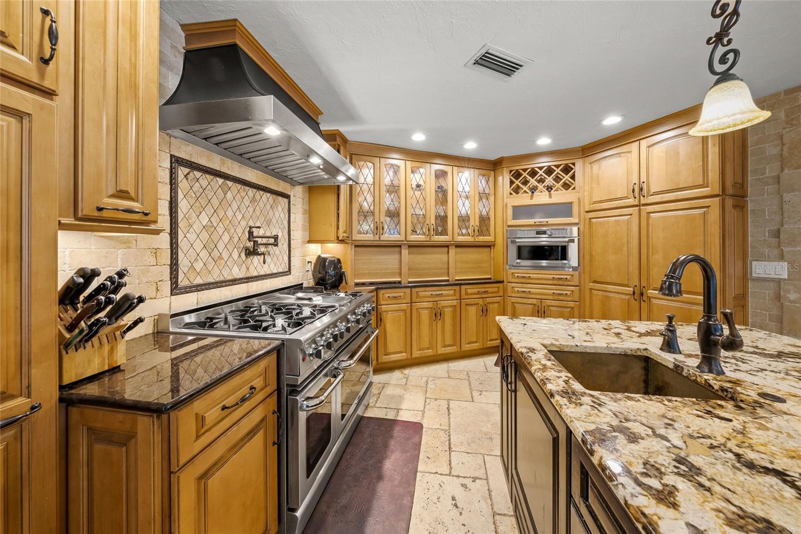 A4681996 Property Photo