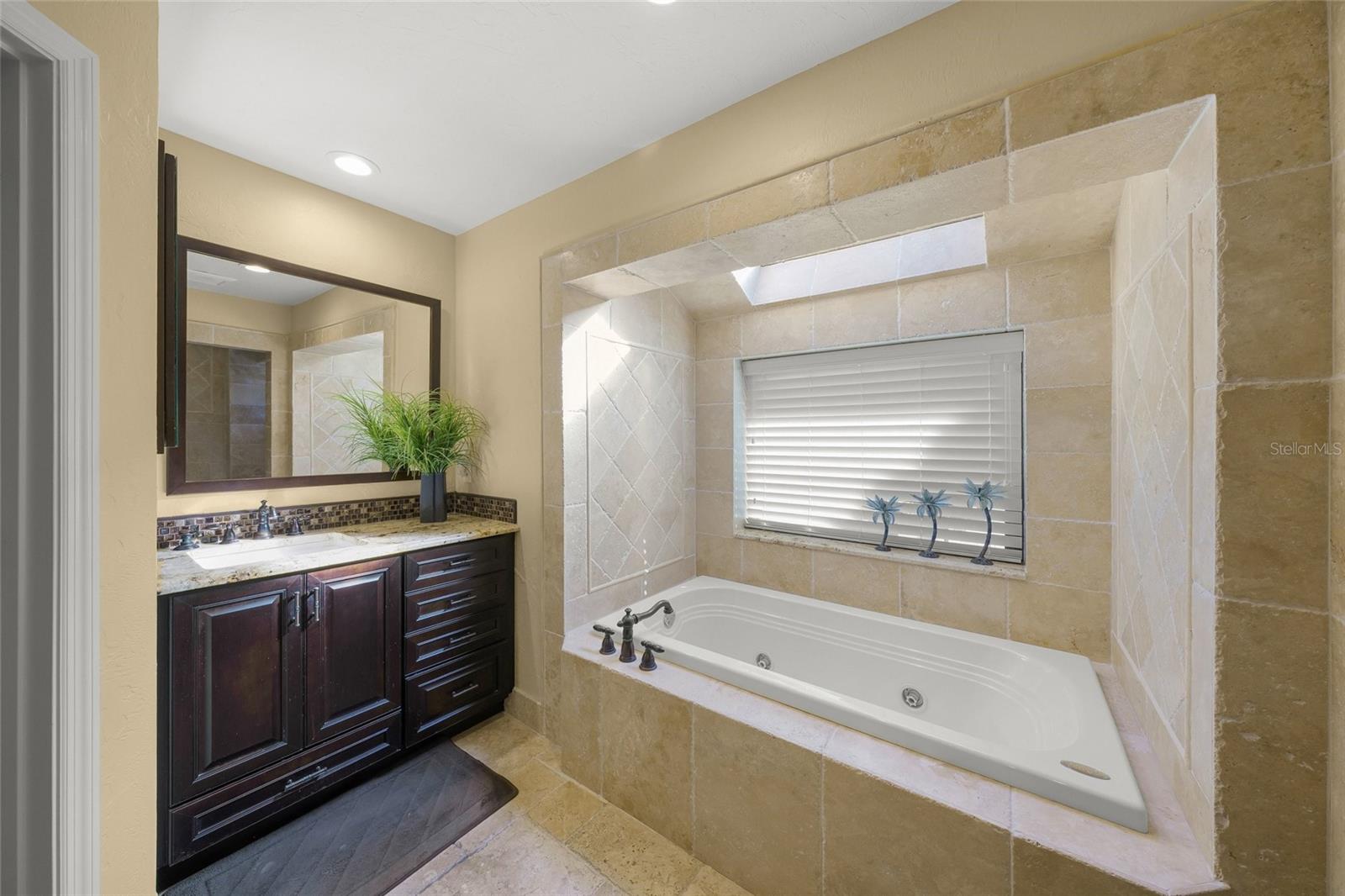 A4681996 Property Photo