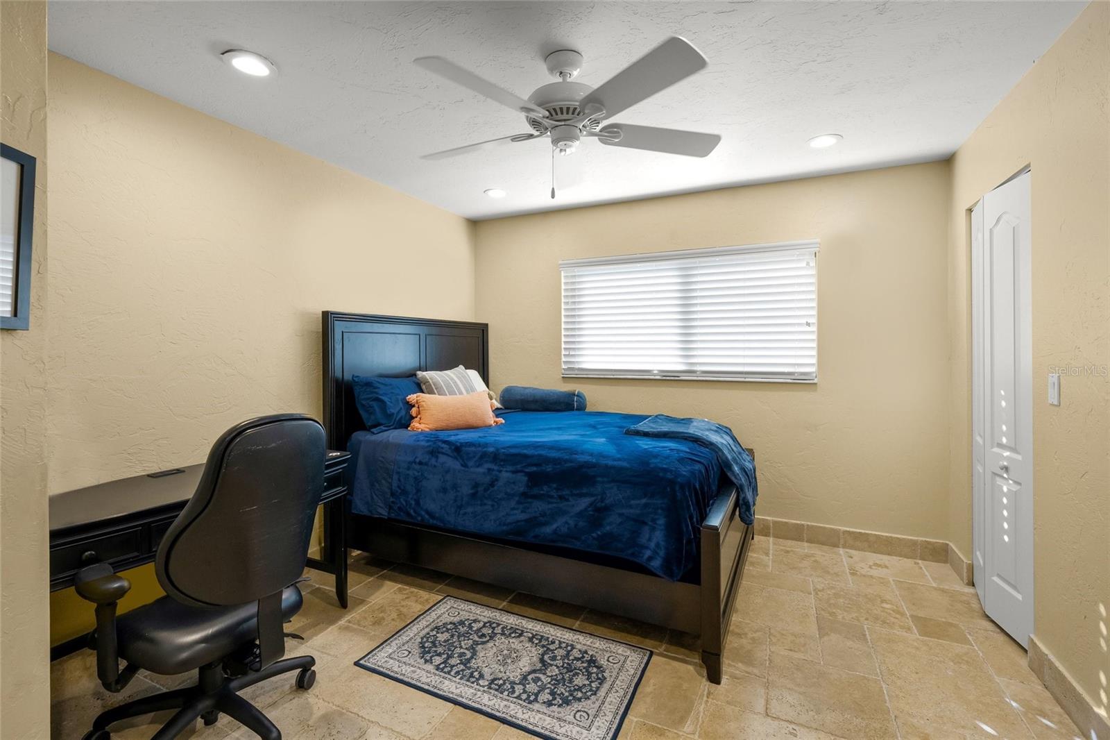 A4681996 Property Photo