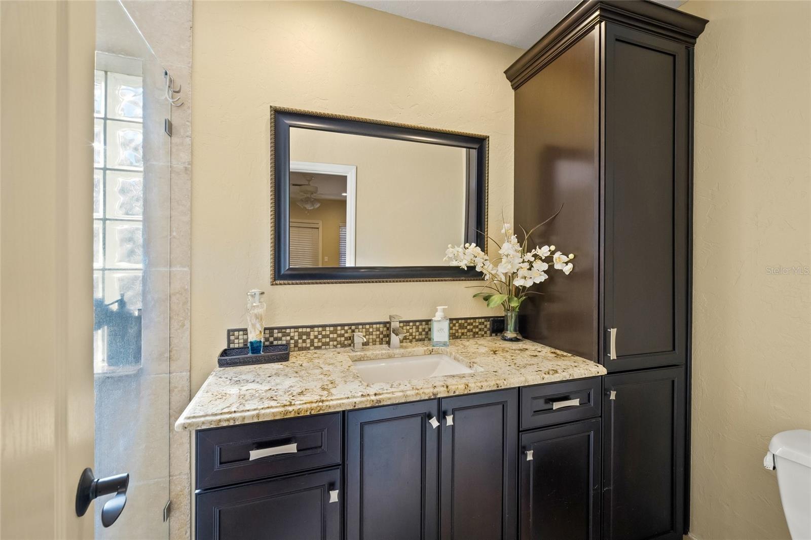 A4681996 Property Photo