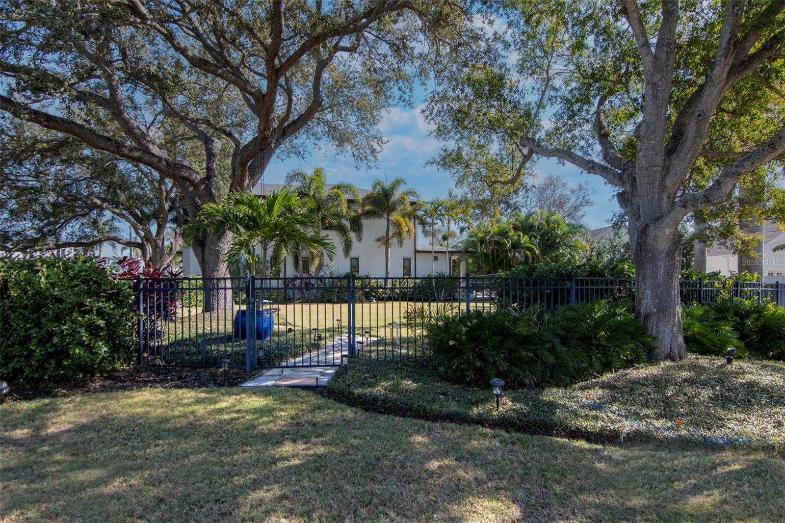 TB8474746 Property Photo