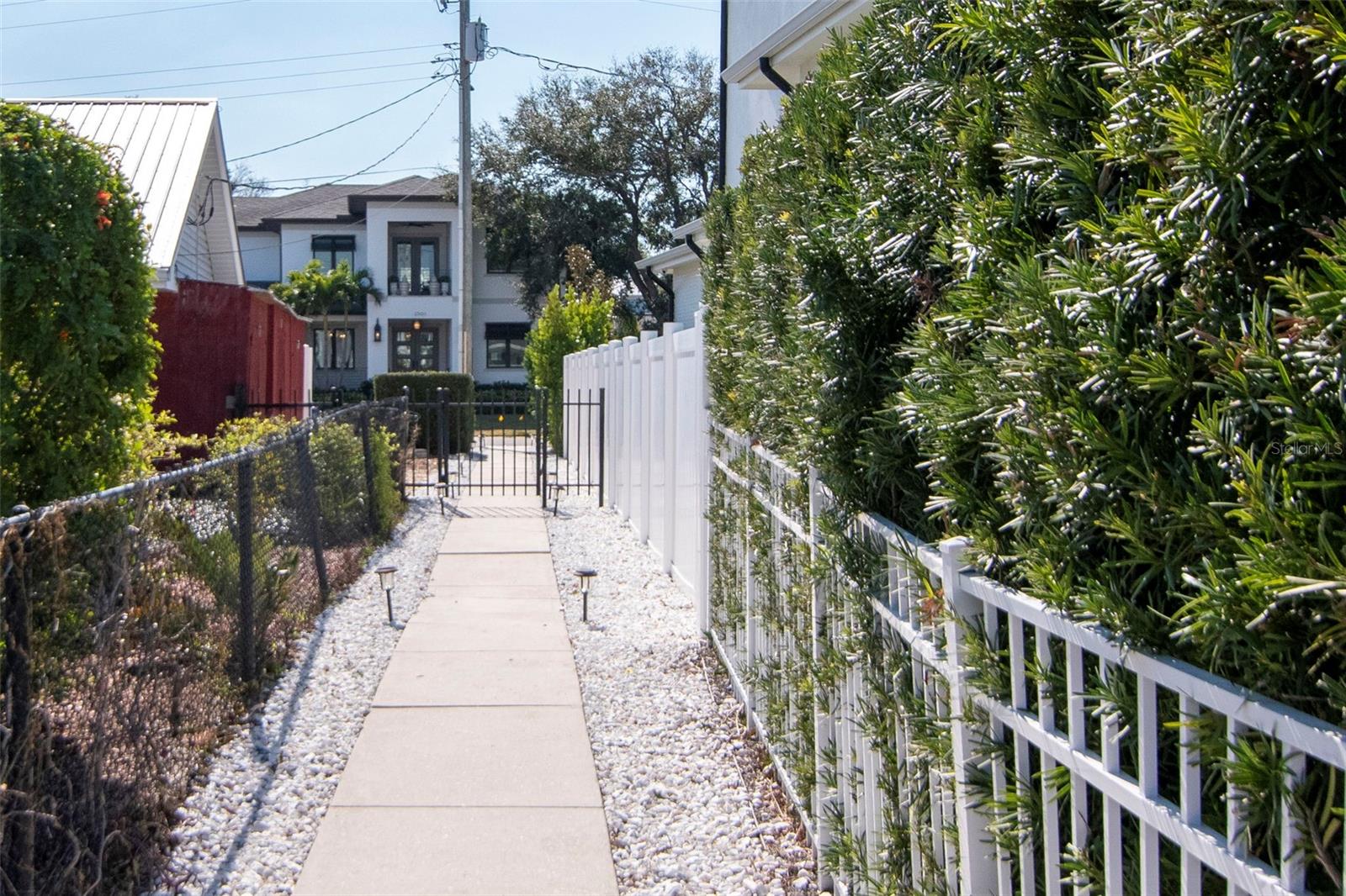 TB8474746 Property Photo