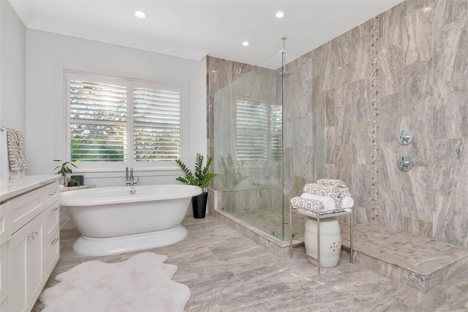 TB8474746 Property Photo