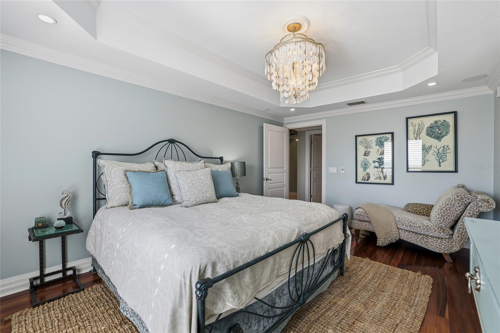 TB8474767 Property Photo