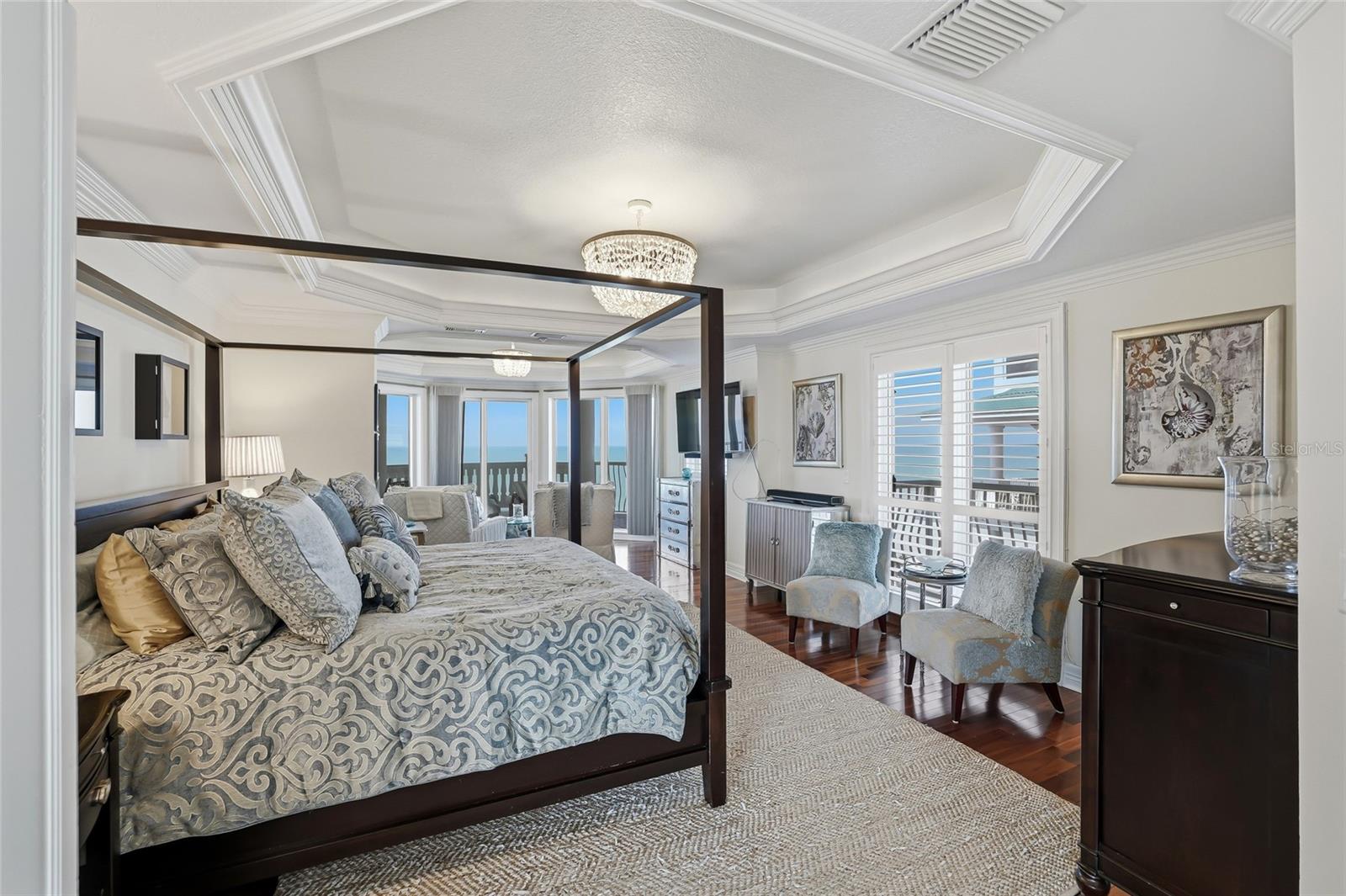 TB8474767 Property Photo