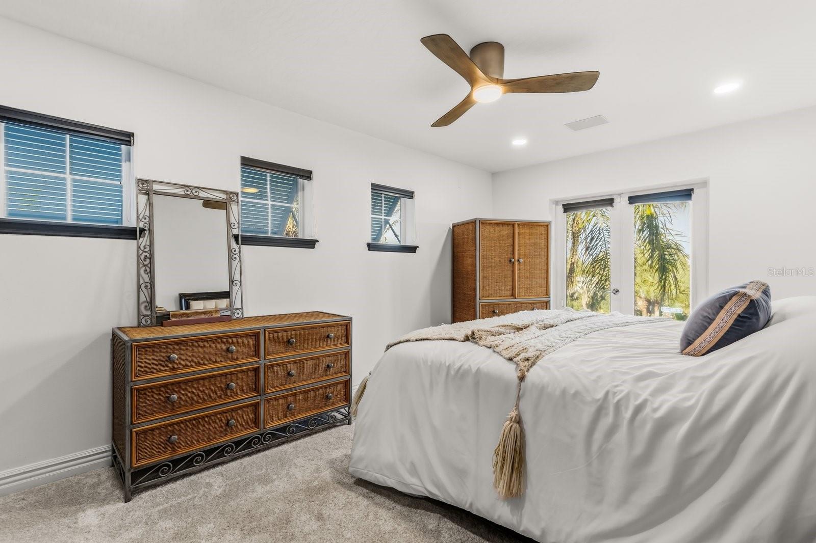 O6381349 Property Photo