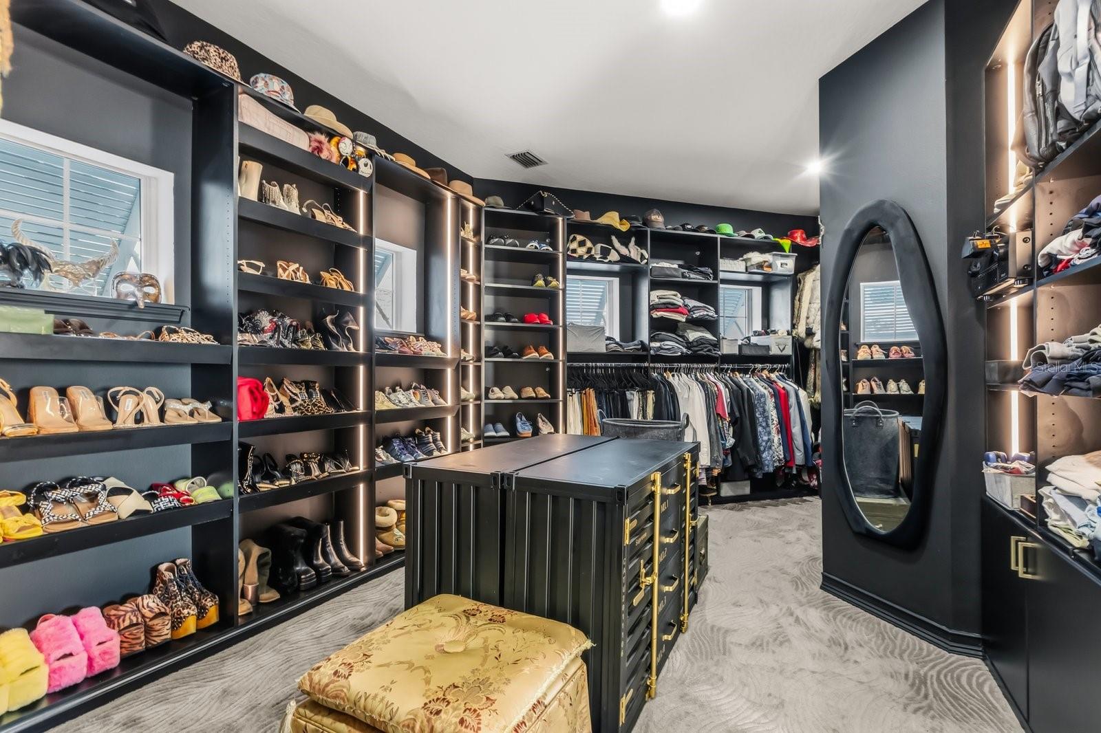 O6381349 Property Photo