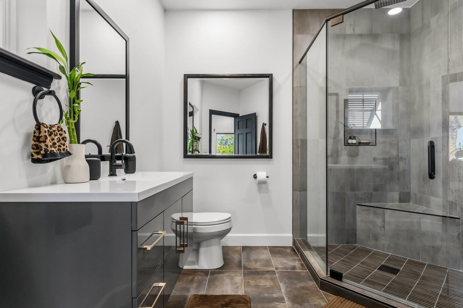 O6381349 Property Photo