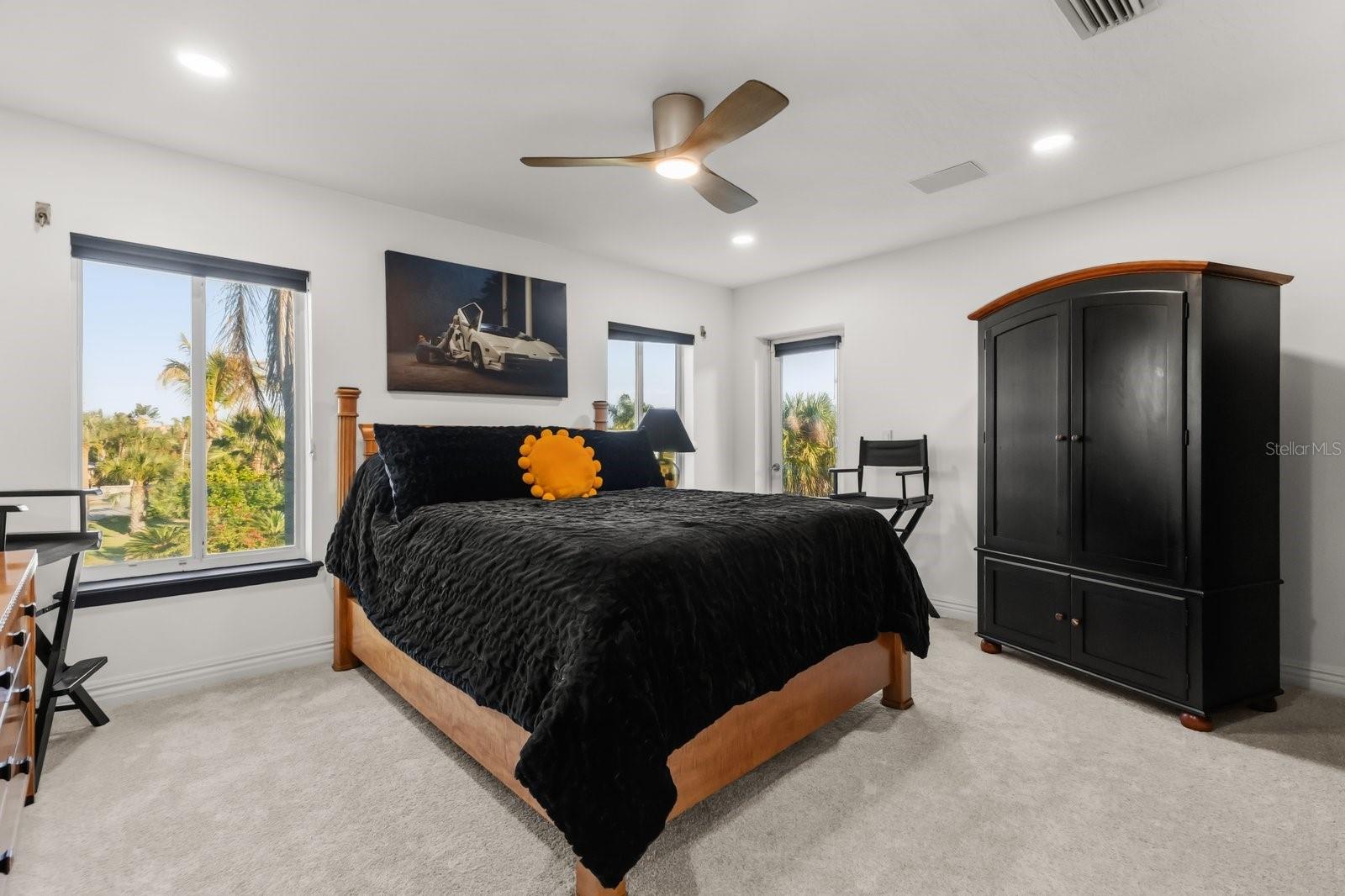 O6381349 Property Photo