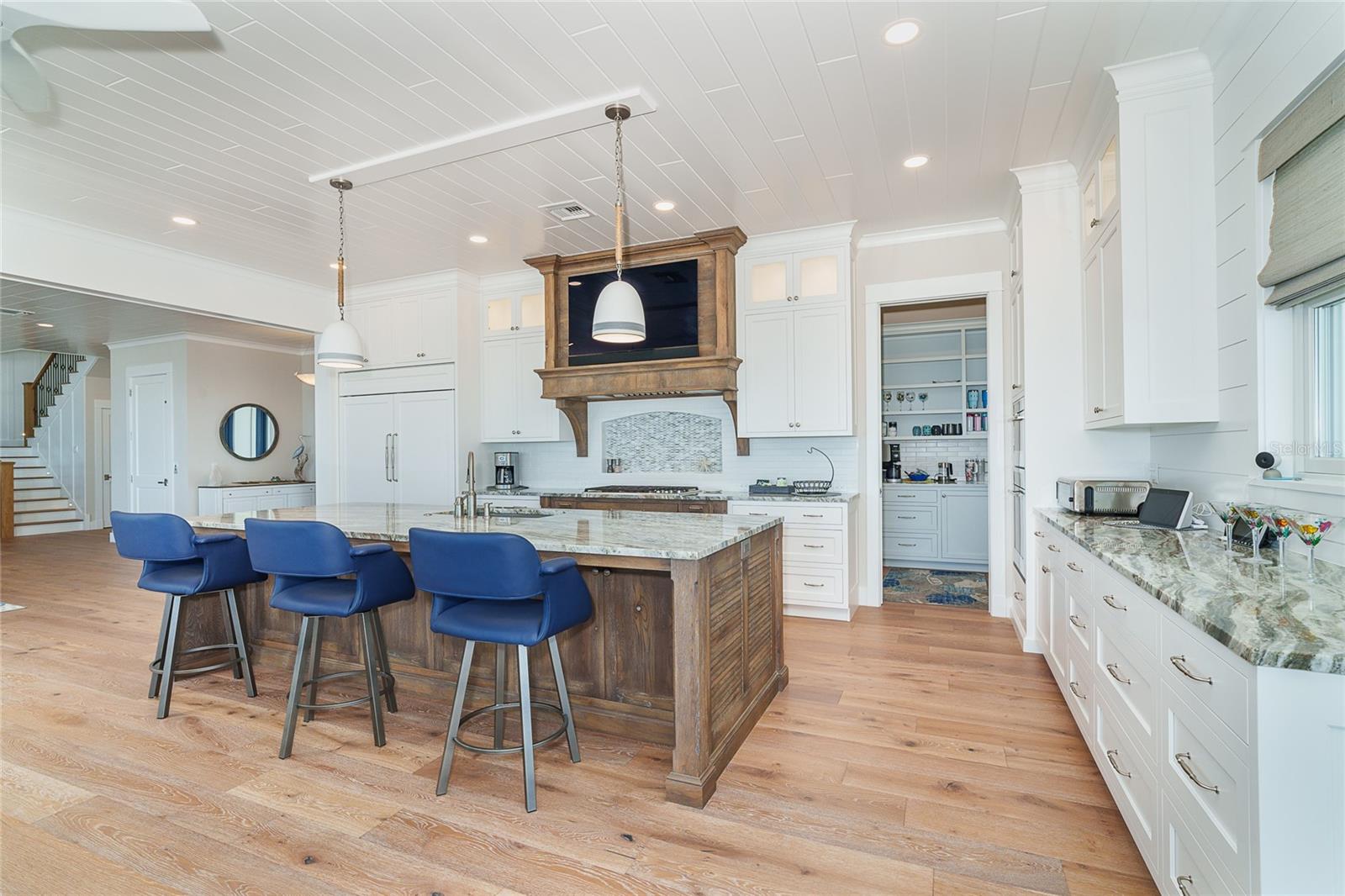 D6146116 Property Photo