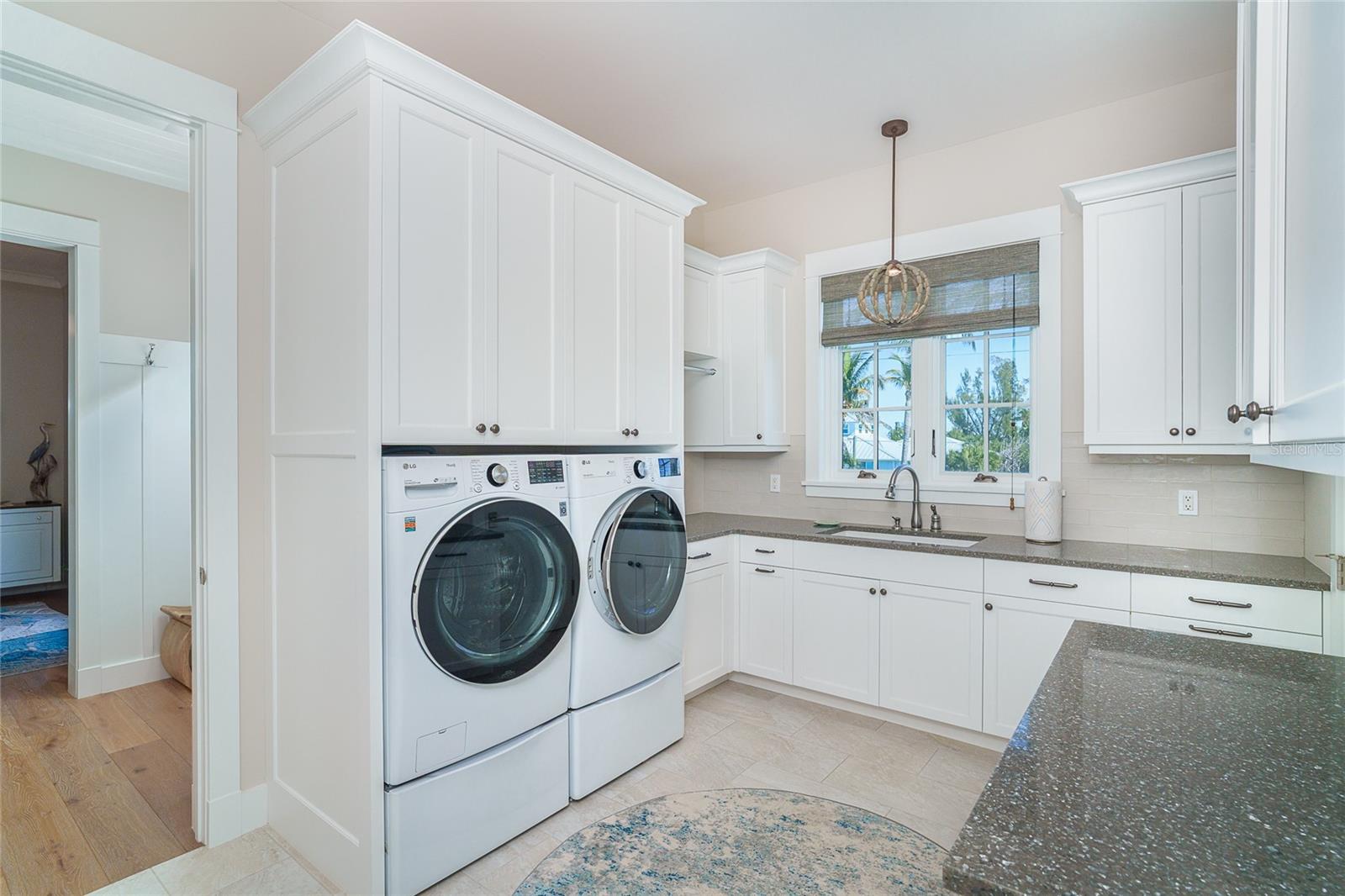 D6146116 Property Photo