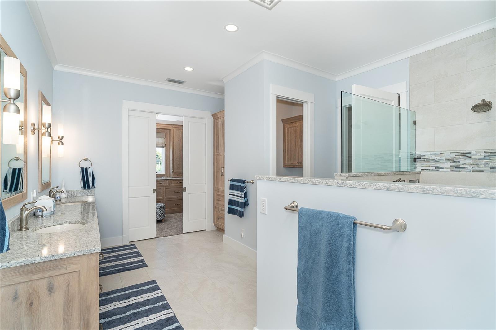 D6146116 Property Photo