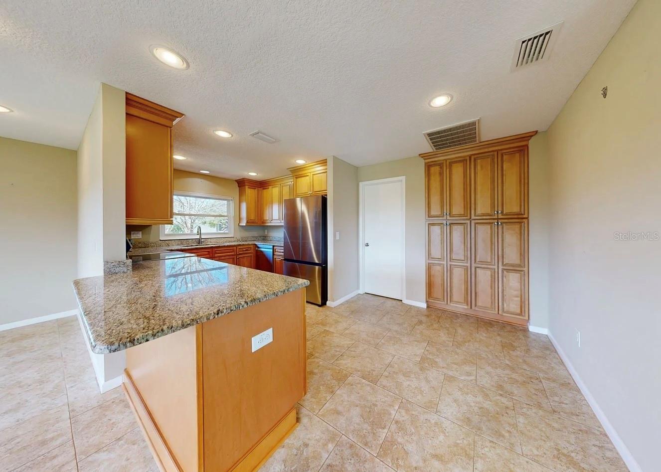 Breakfast Nook & Kitchen