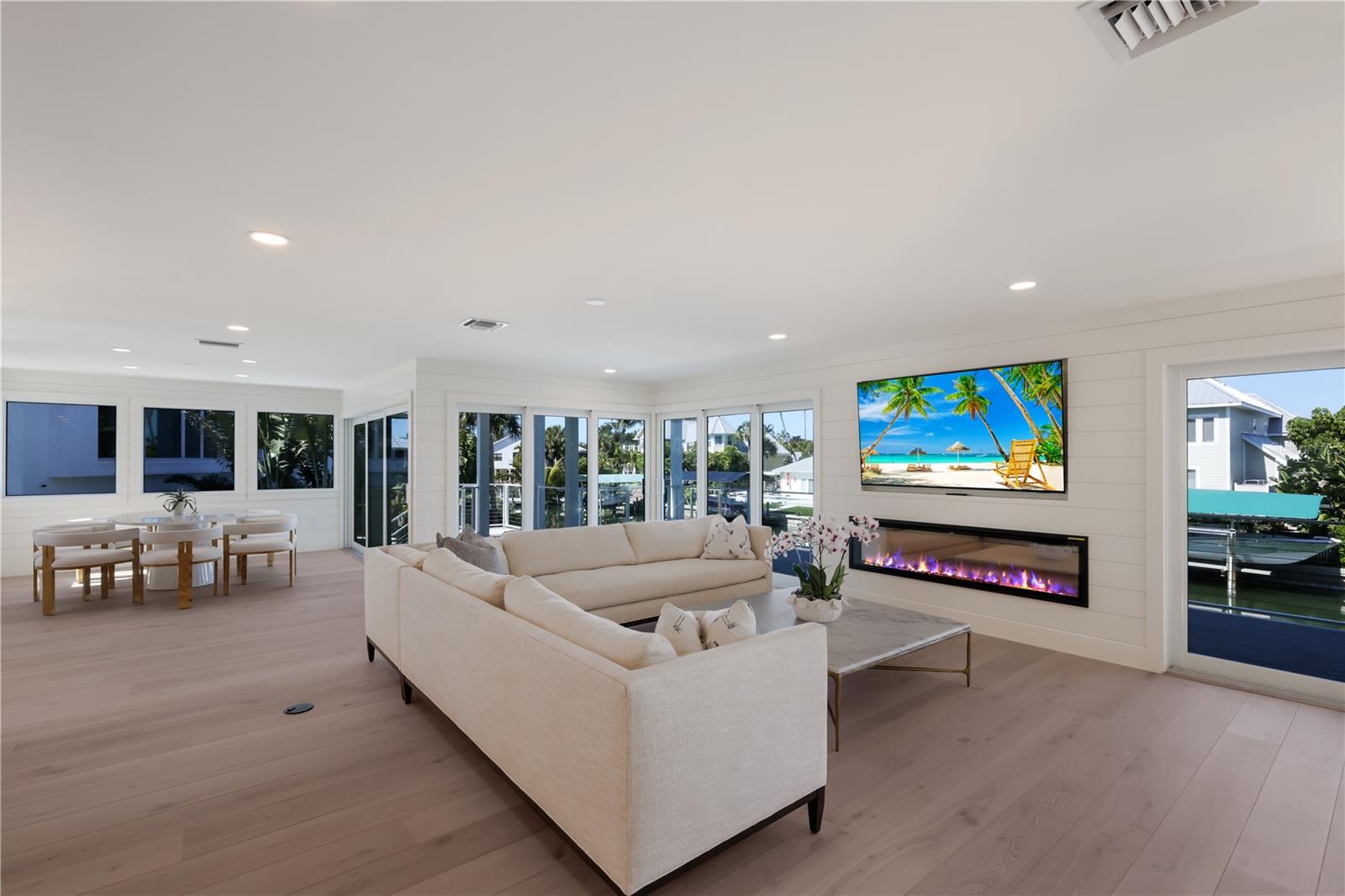 D6146117 Property Photo