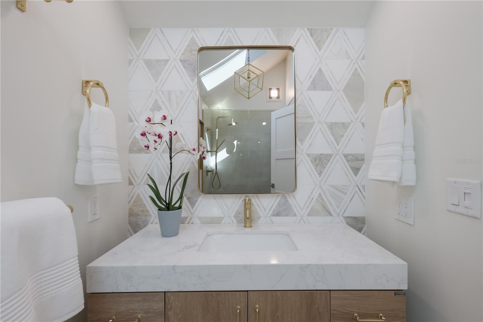 D6146117 Property Photo