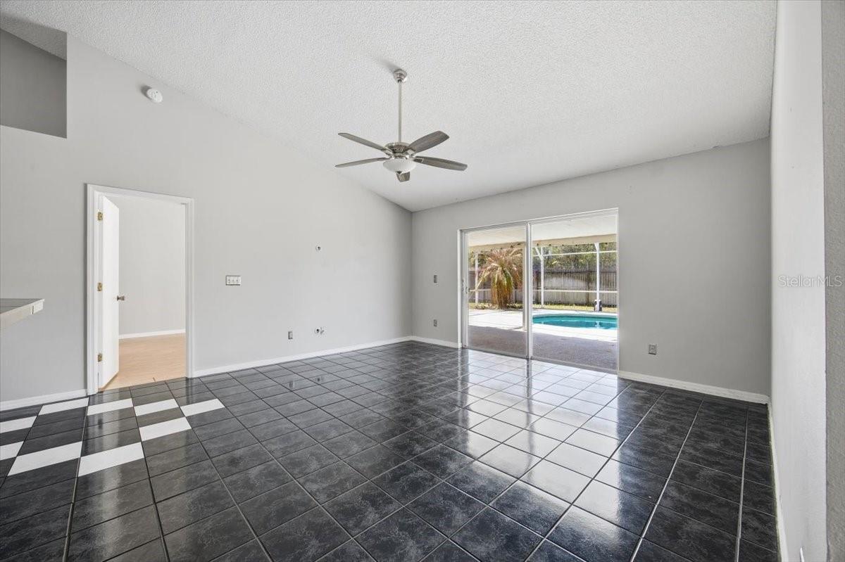 364 NEVADA LOOP RD, DAVENPORT, FL, 33897