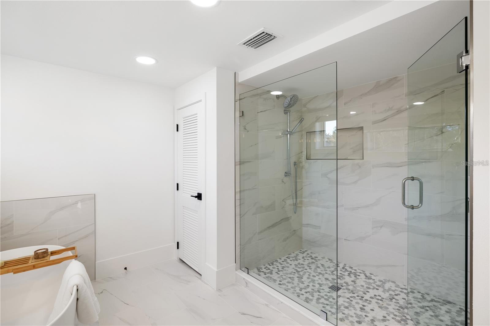 A4682070 Property Photo