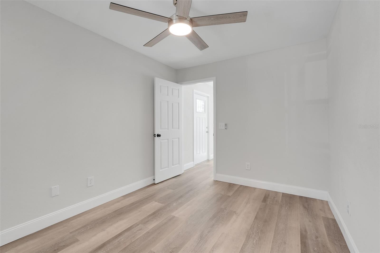 311 GRIFFIN VIEW DR, LADY LAKE, FL, 32159
