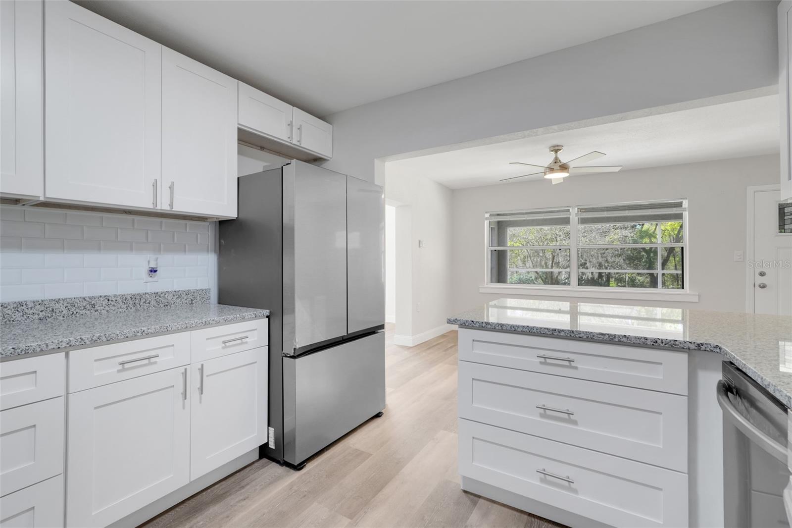311 GRIFFIN VIEW DR, LADY LAKE, FL, 32159
