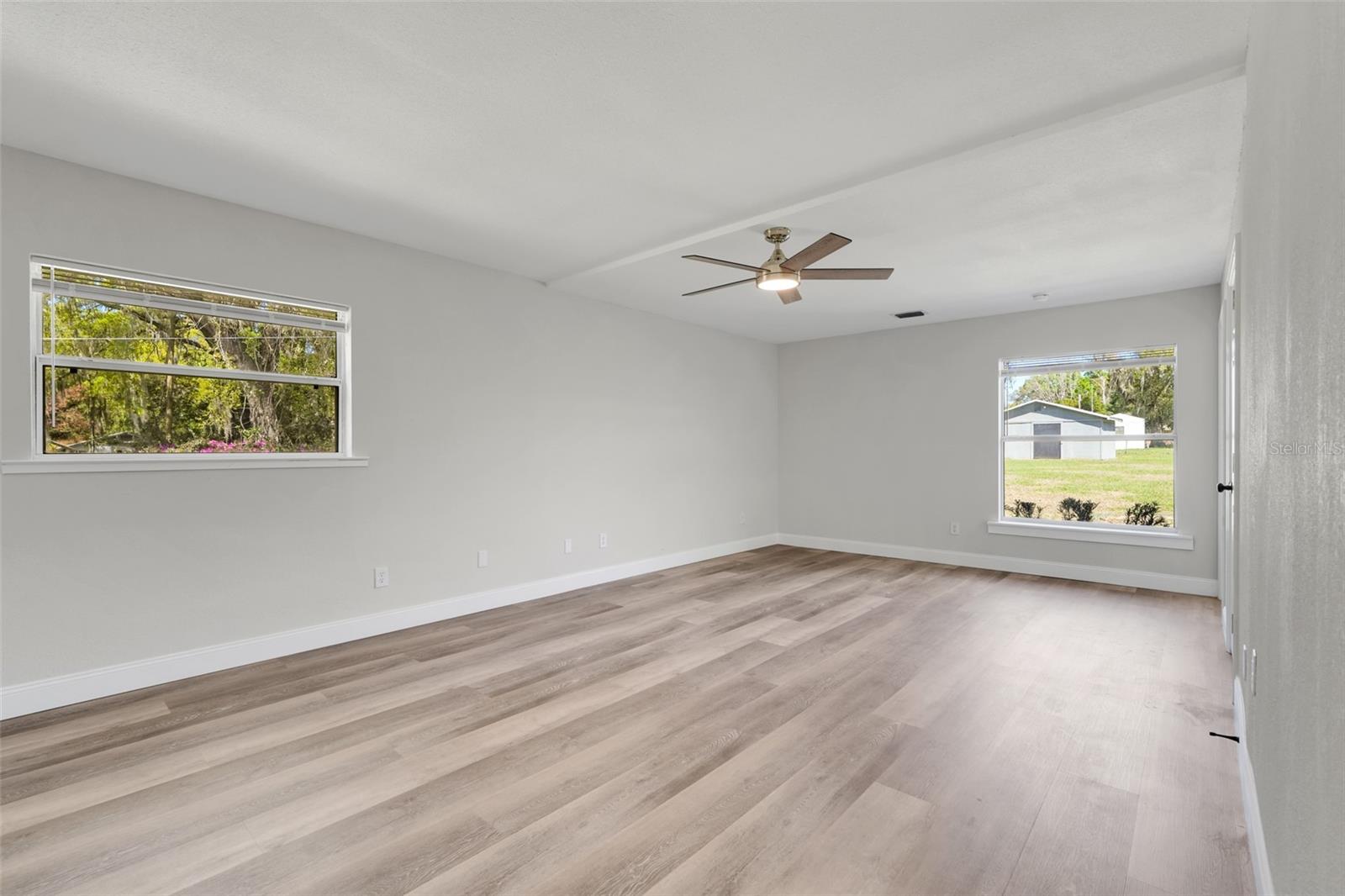311 GRIFFIN VIEW DR, LADY LAKE, FL, 32159