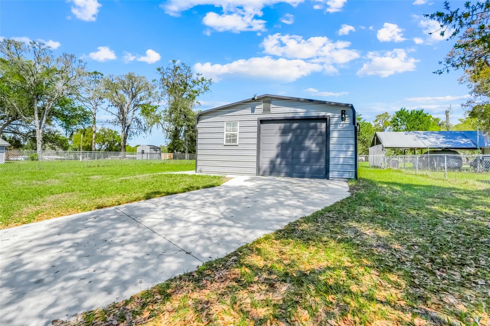 311 GRIFFIN VIEW DR, LADY LAKE, FL, 32159