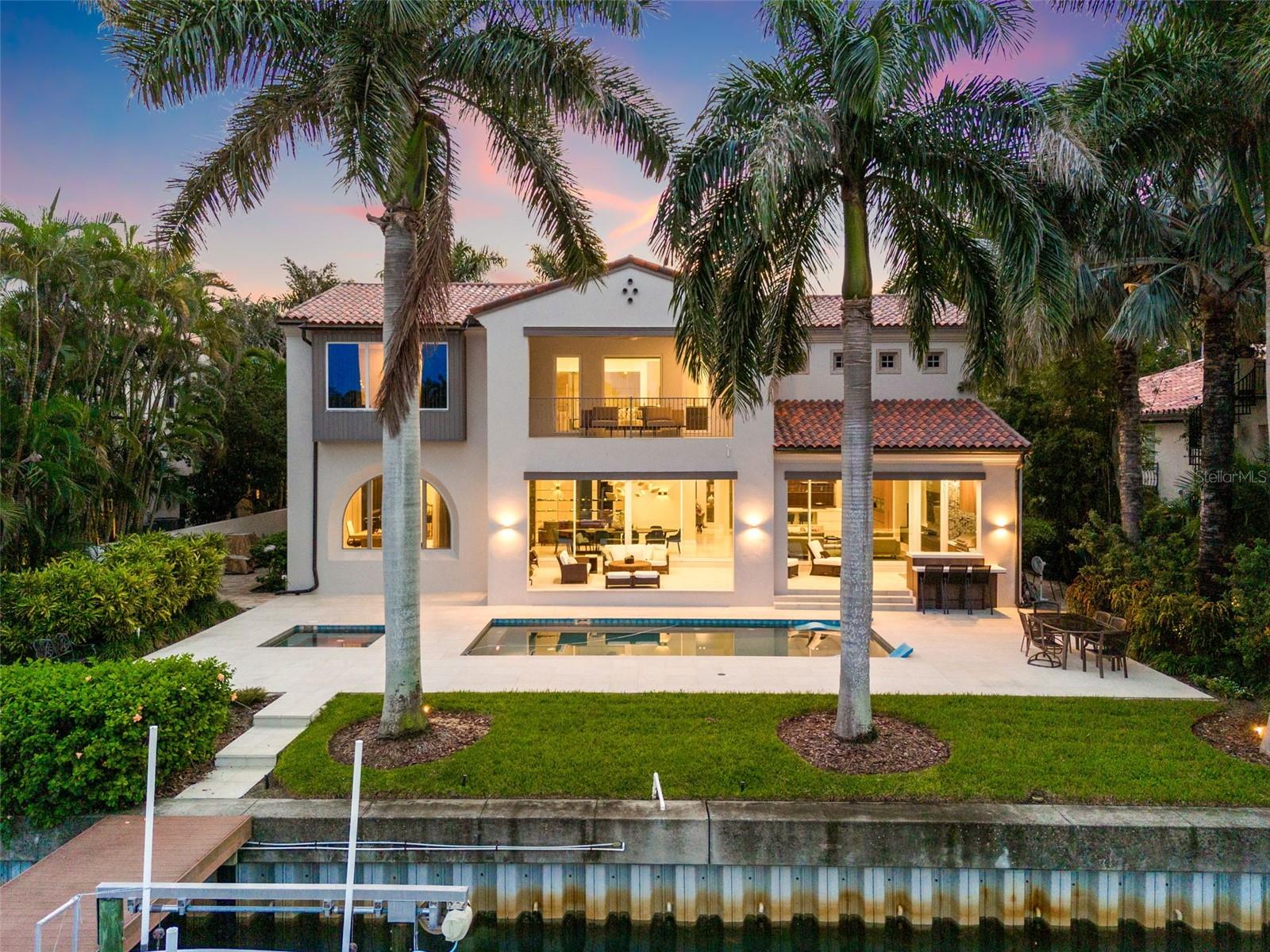 TB8475019 Property Photo