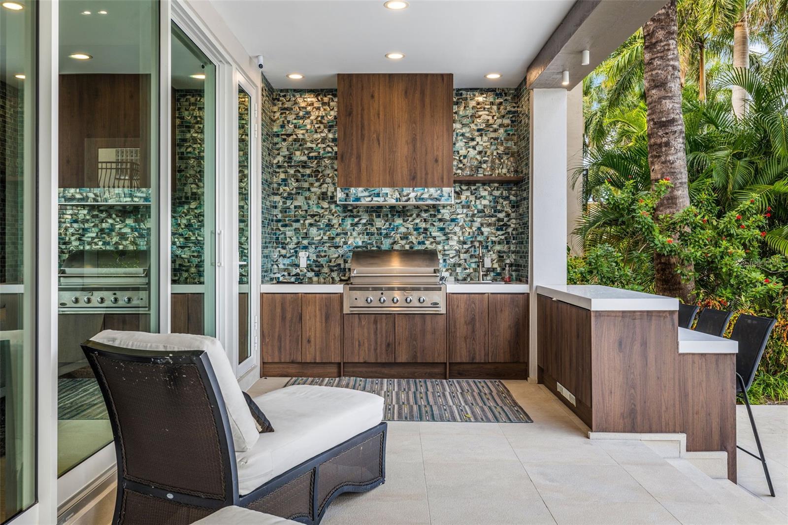 TB8475019 Property Photo