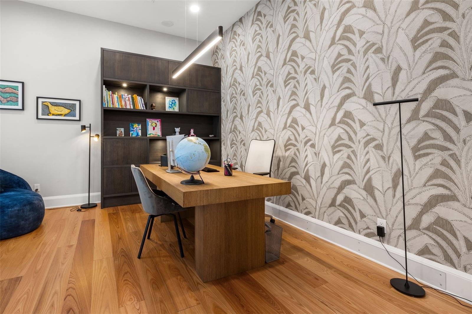 TB8475019 Property Photo