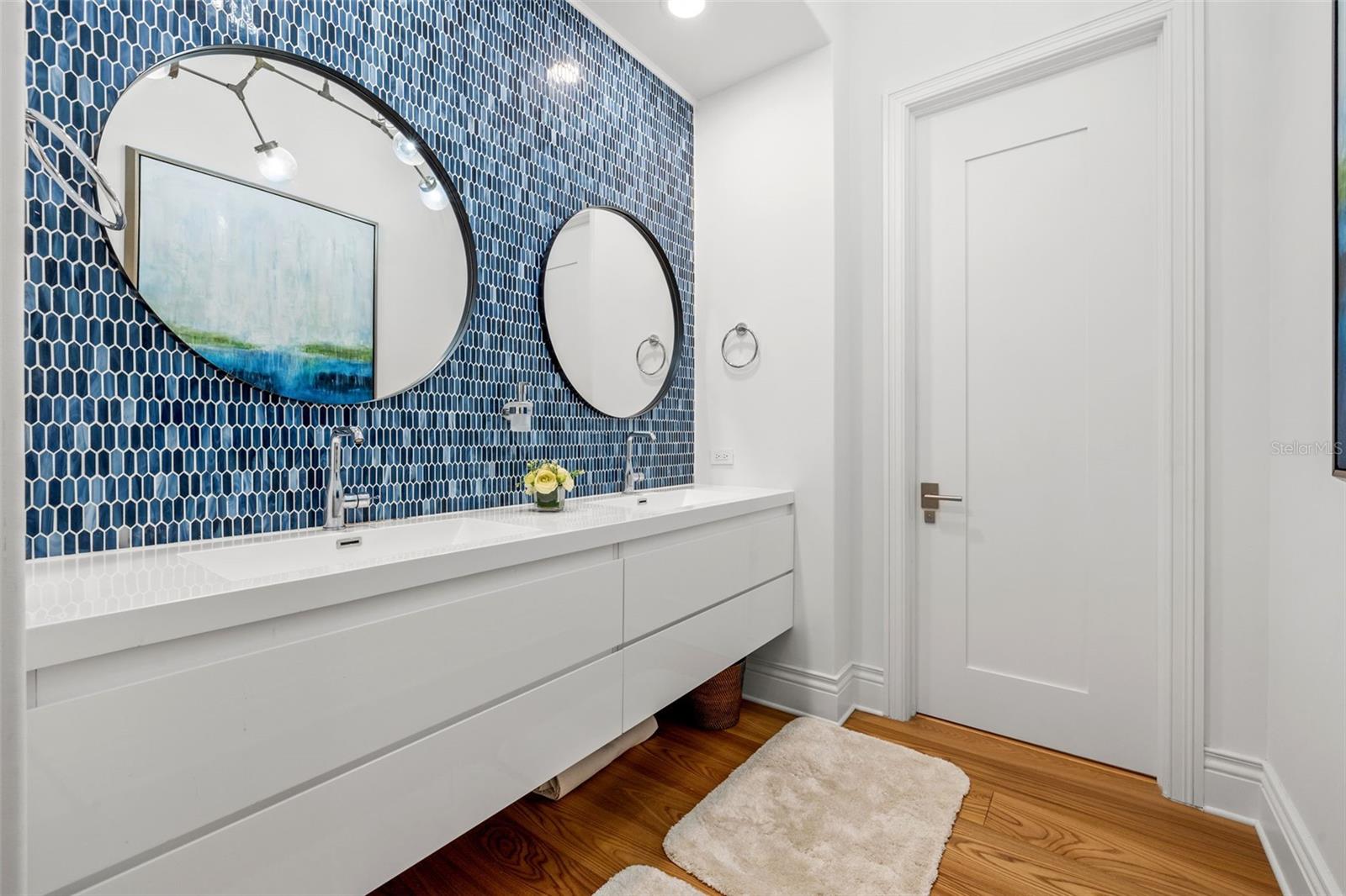 TB8475019 Property Photo