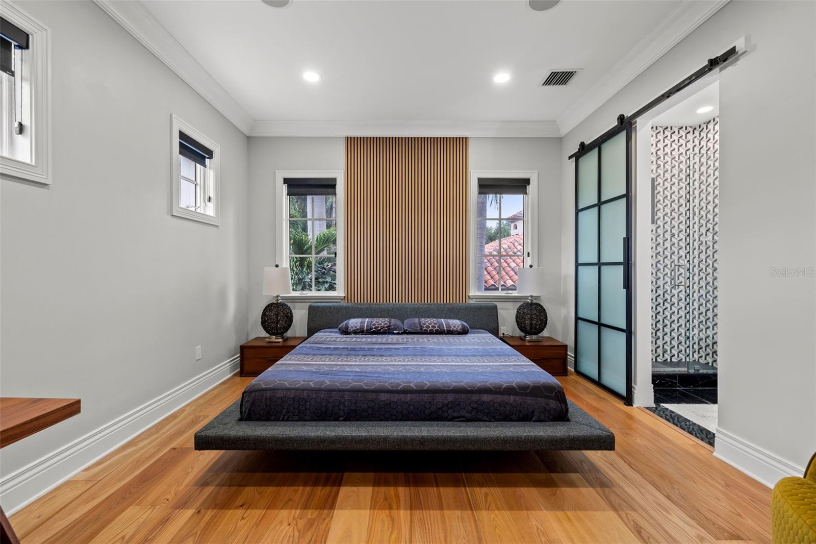 TB8475019 Property Photo