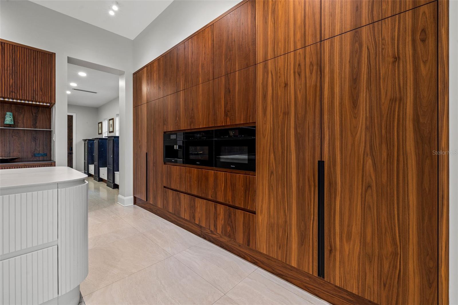 TB8475019 Property Photo