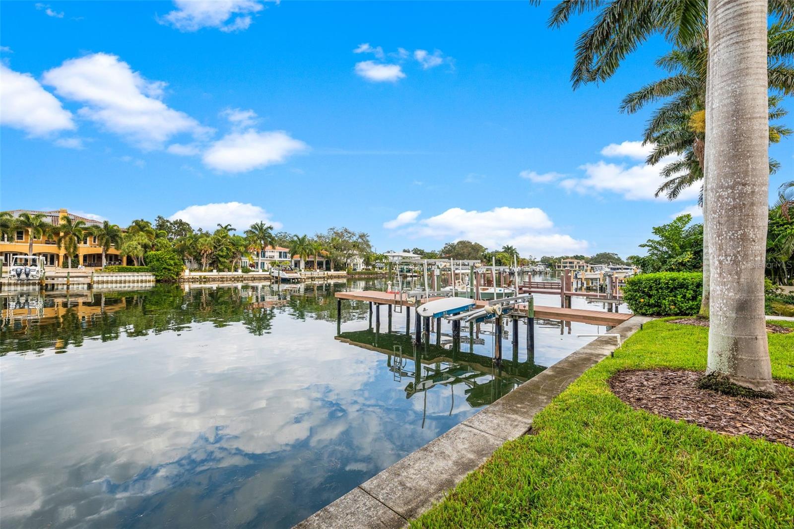 TB8475019 Property Photo