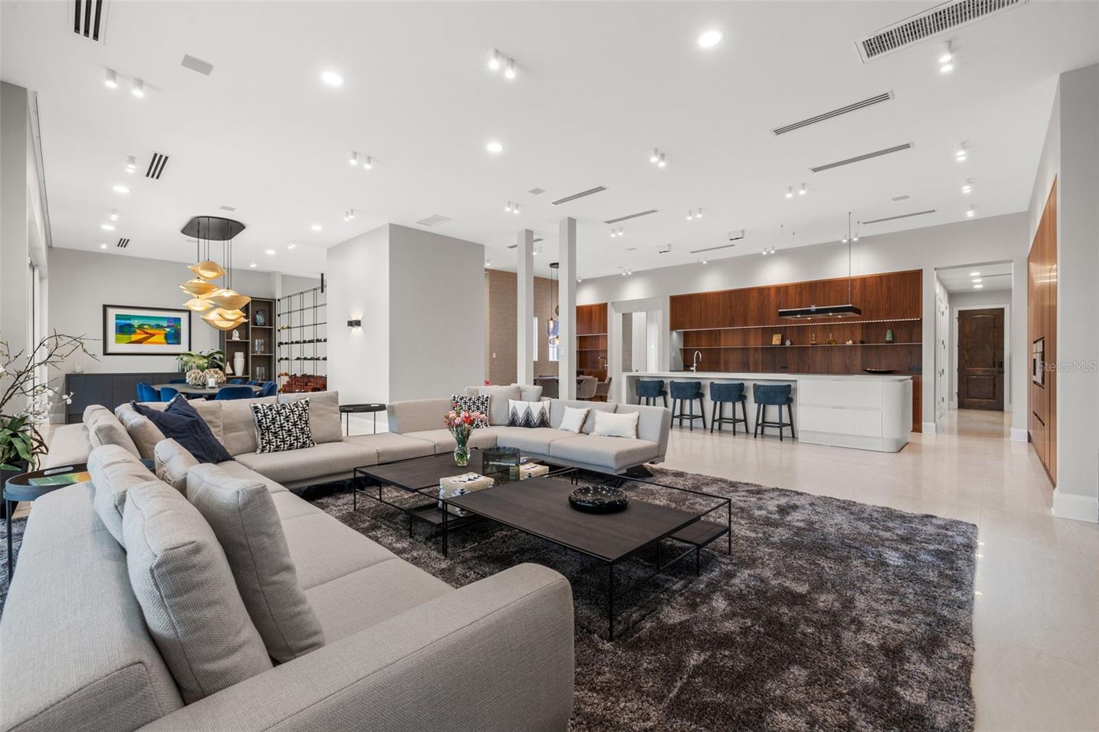 TB8475019 Property Photo