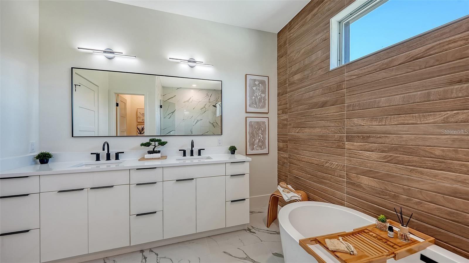 A4682100 Property Photo