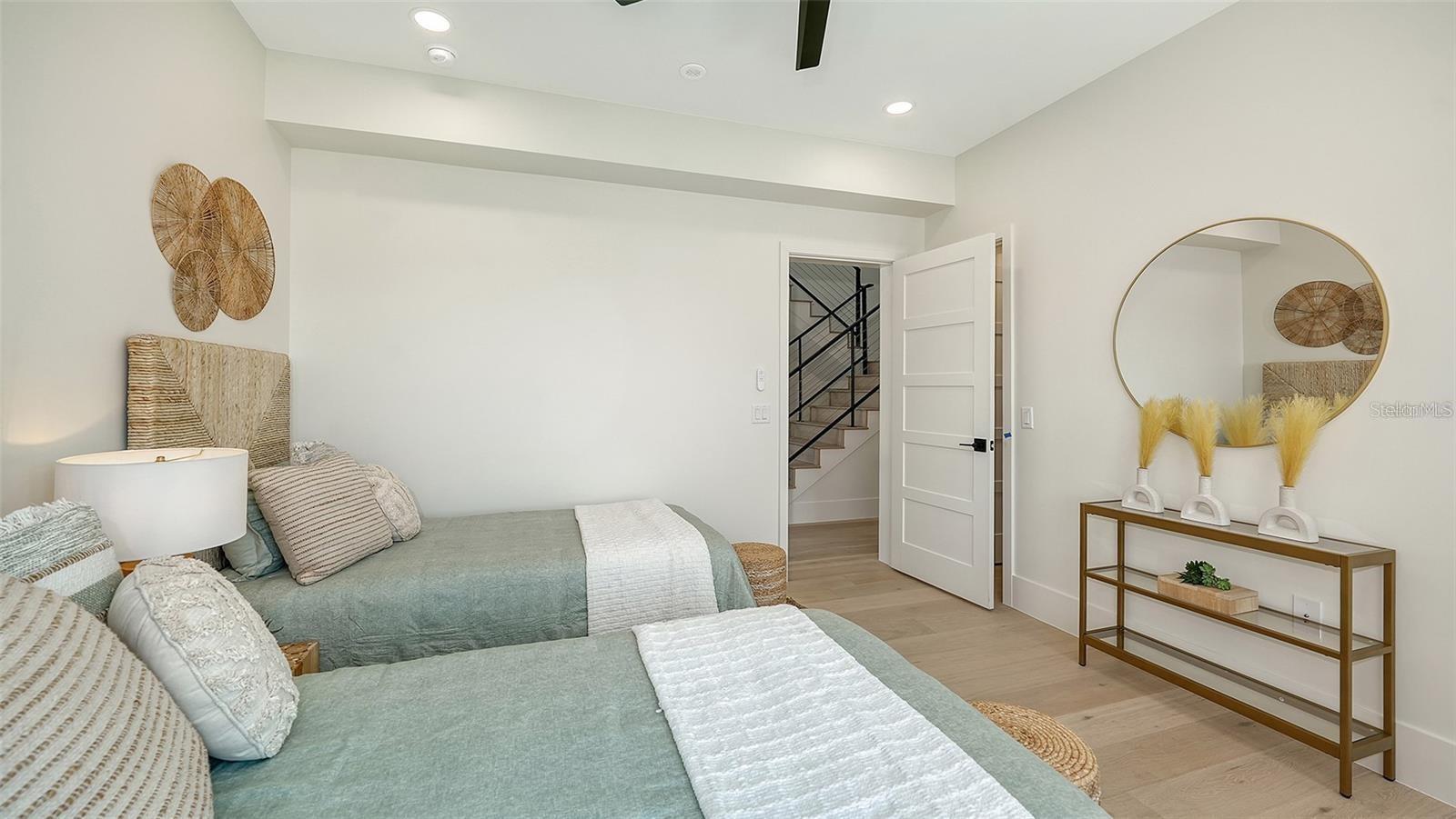 A4682100 Property Photo