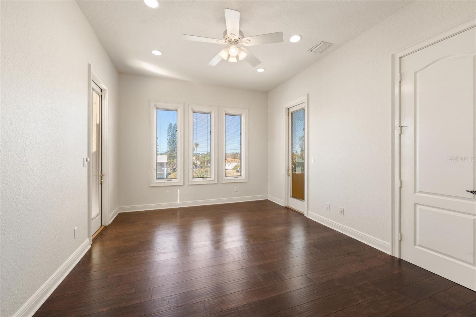 TB8475058 Property Photo