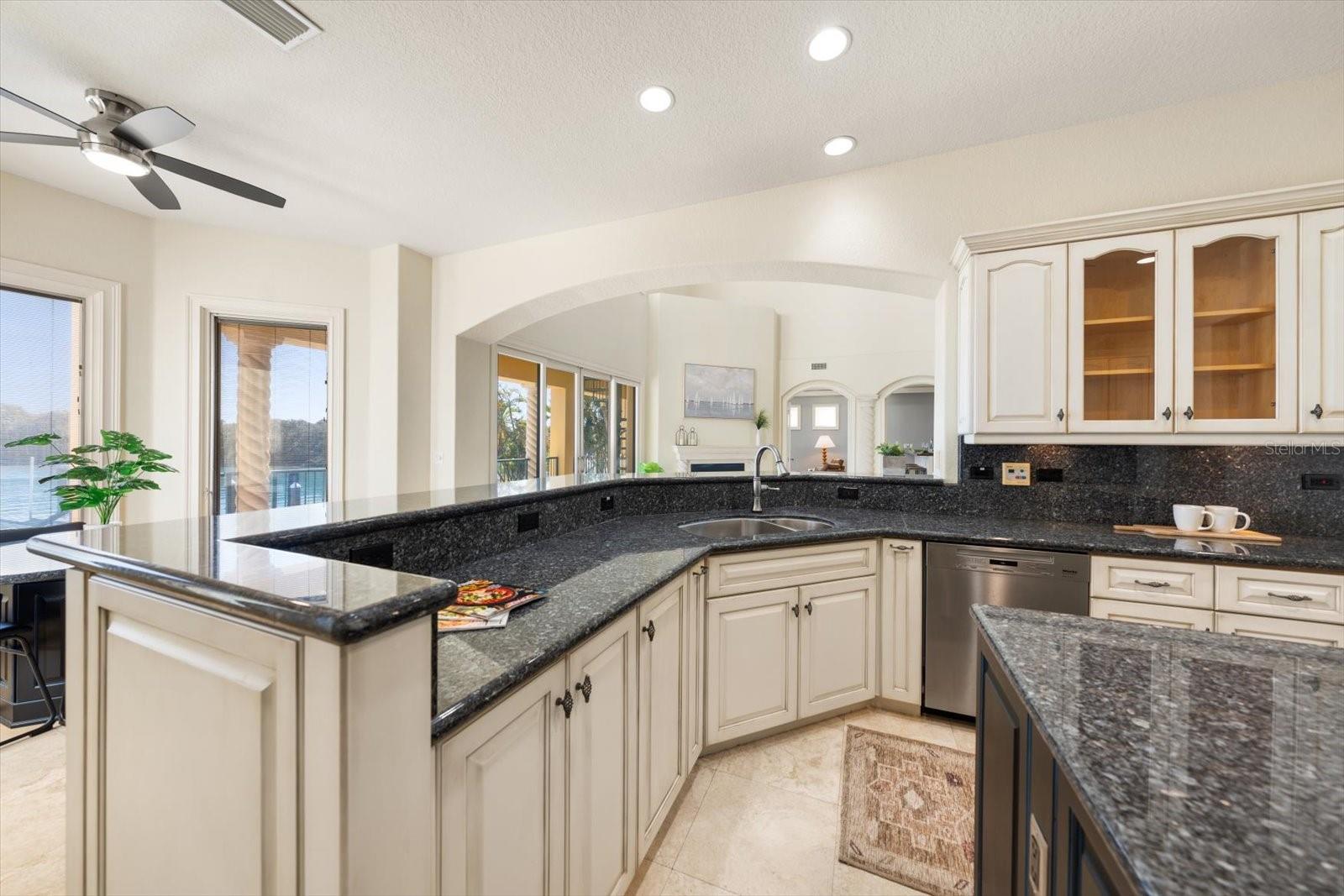 TB8475058 Property Photo