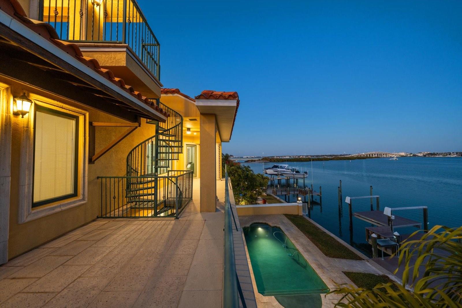 TB8475058 Property Photo