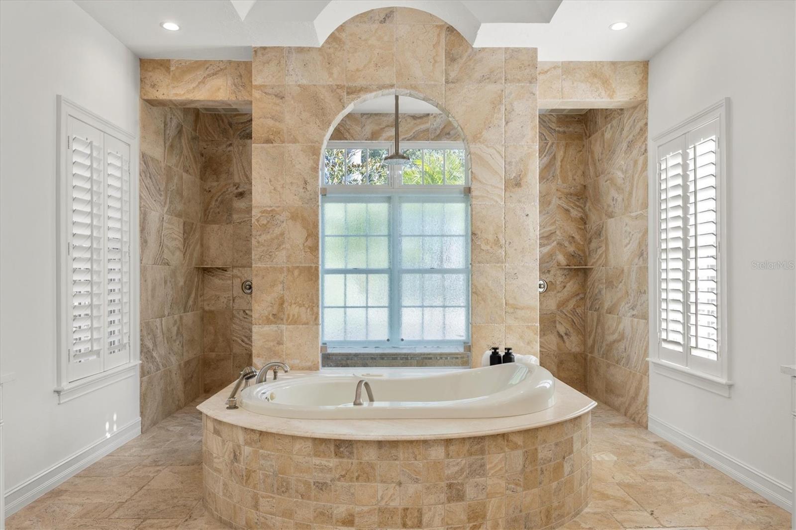 A4682109 Property Photo