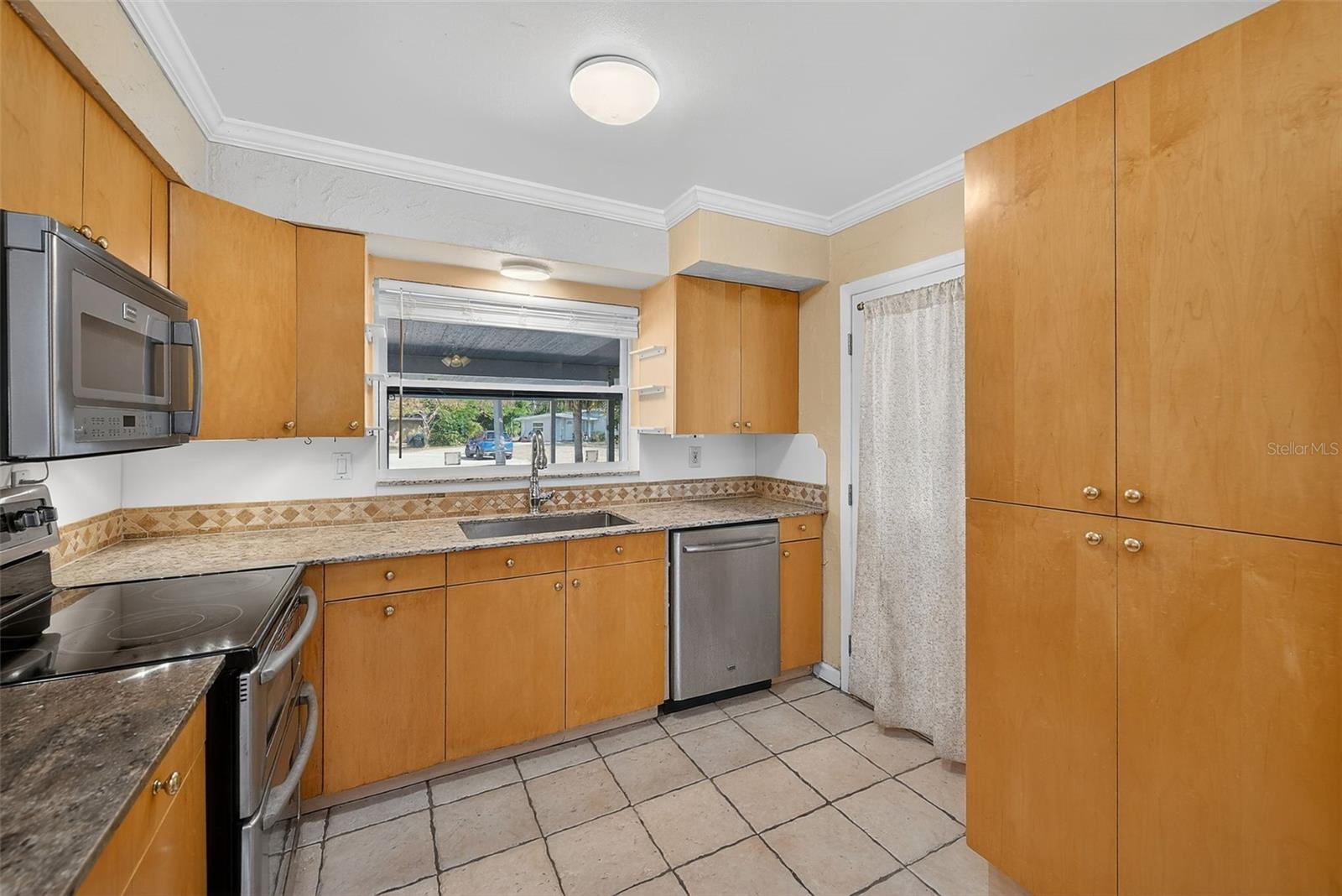 3946 OMEGA CIR, SARASOTA, FL, 34235