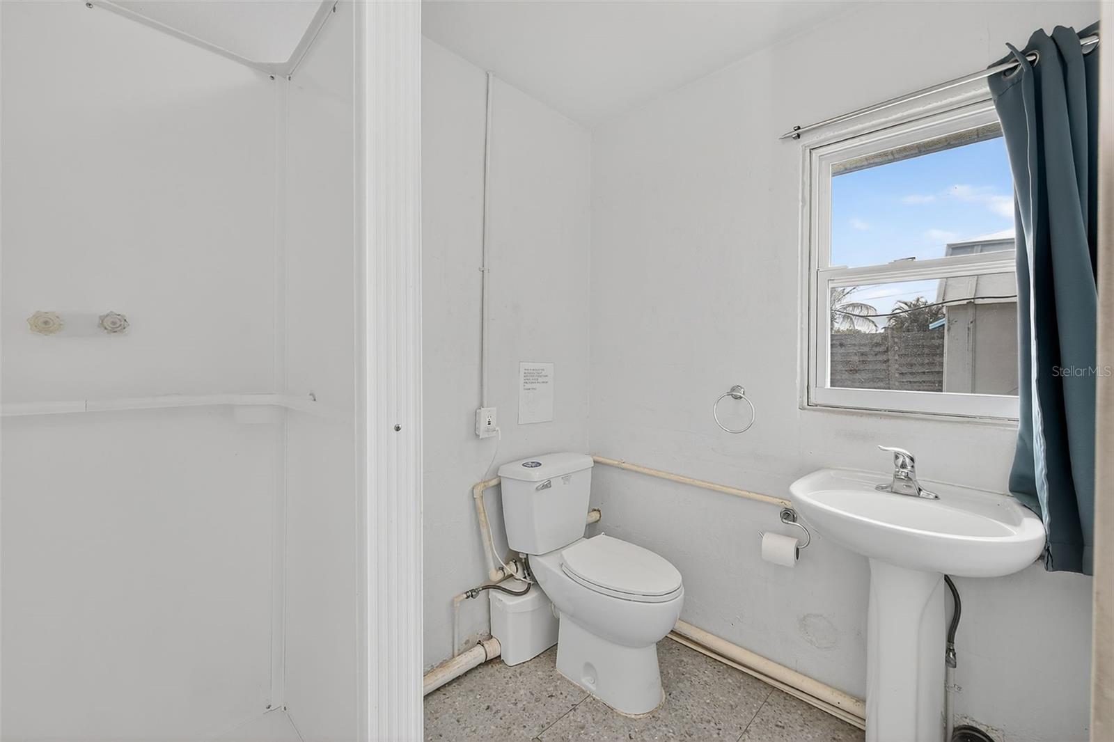 3946 OMEGA CIR, SARASOTA, FL, 34235