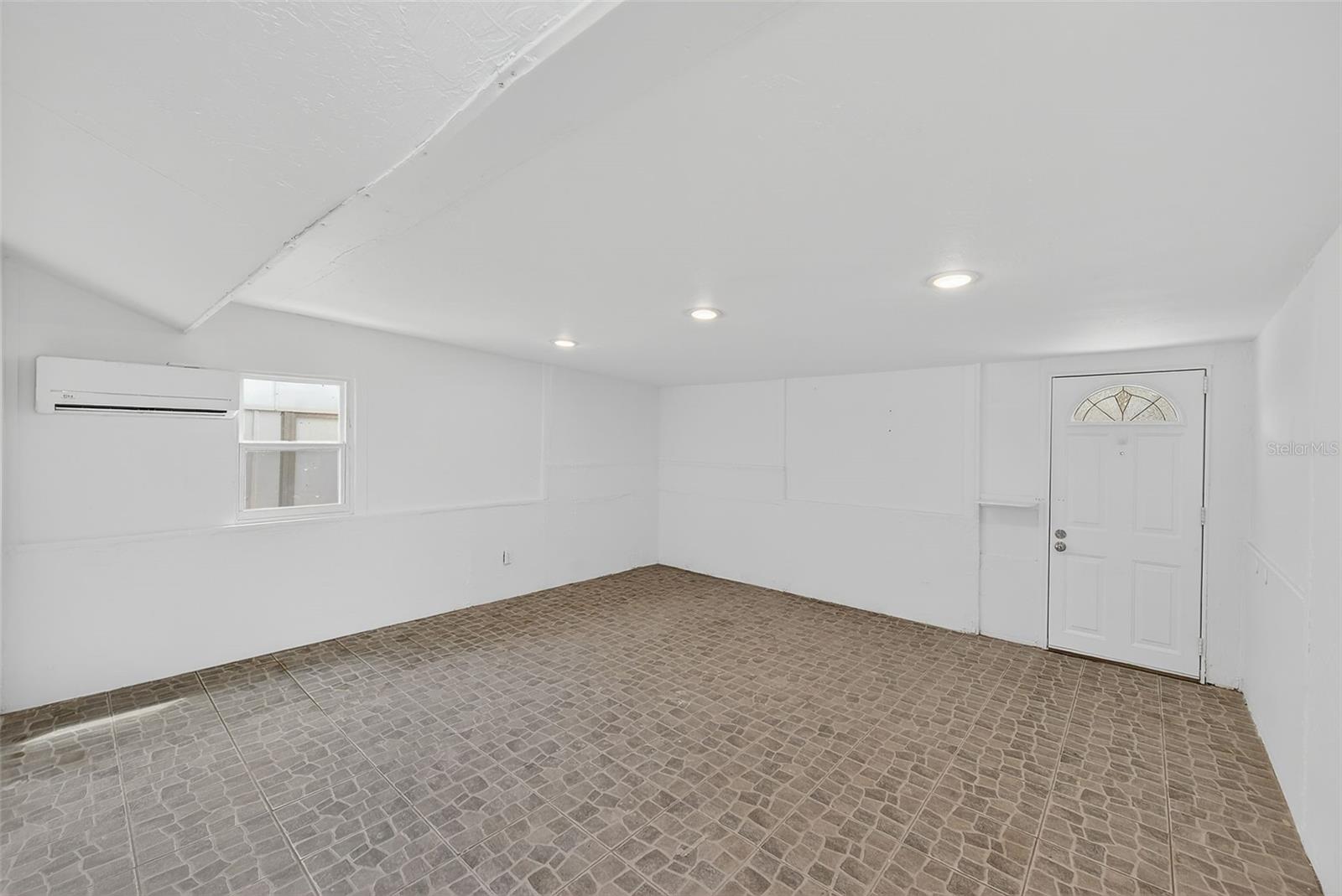 3946 OMEGA CIR, SARASOTA, FL, 34235