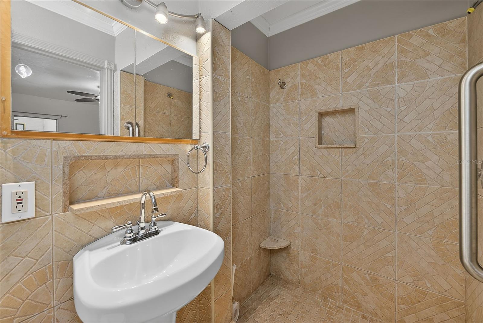 3946 OMEGA CIR, SARASOTA, FL, 34235